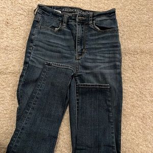 American Eagle high rise stretch skinny jeans. Size 4